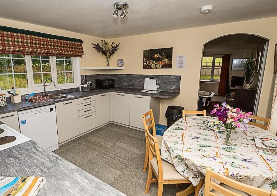 West Lodge 3 Bedrooms, Near Golf Course And River Turriff Exterior photo