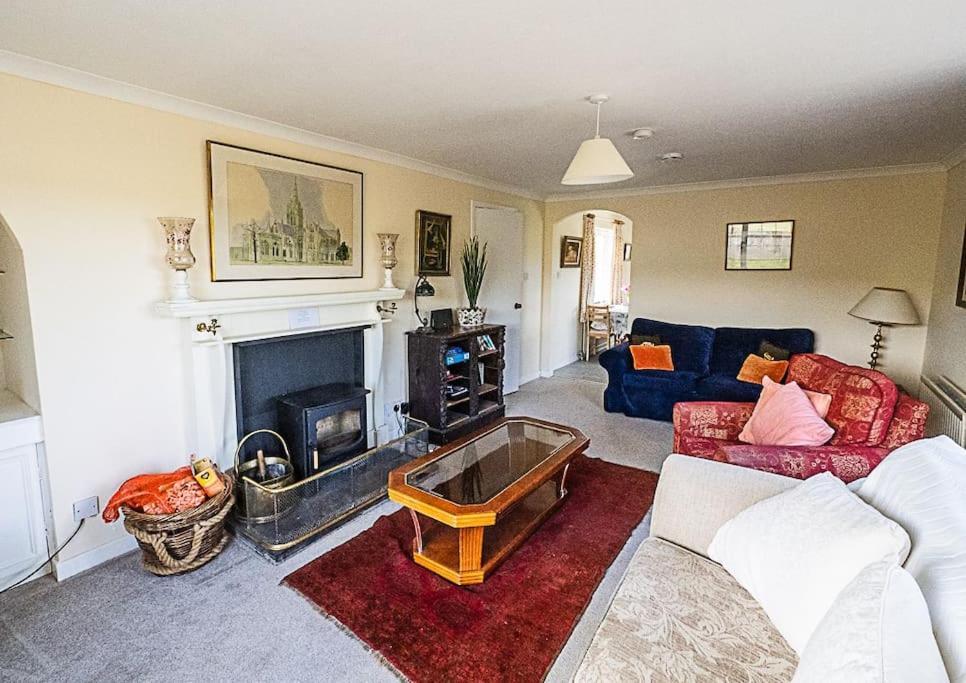 West Lodge 3 Bedrooms, Near Golf Course And River Turriff Exterior photo